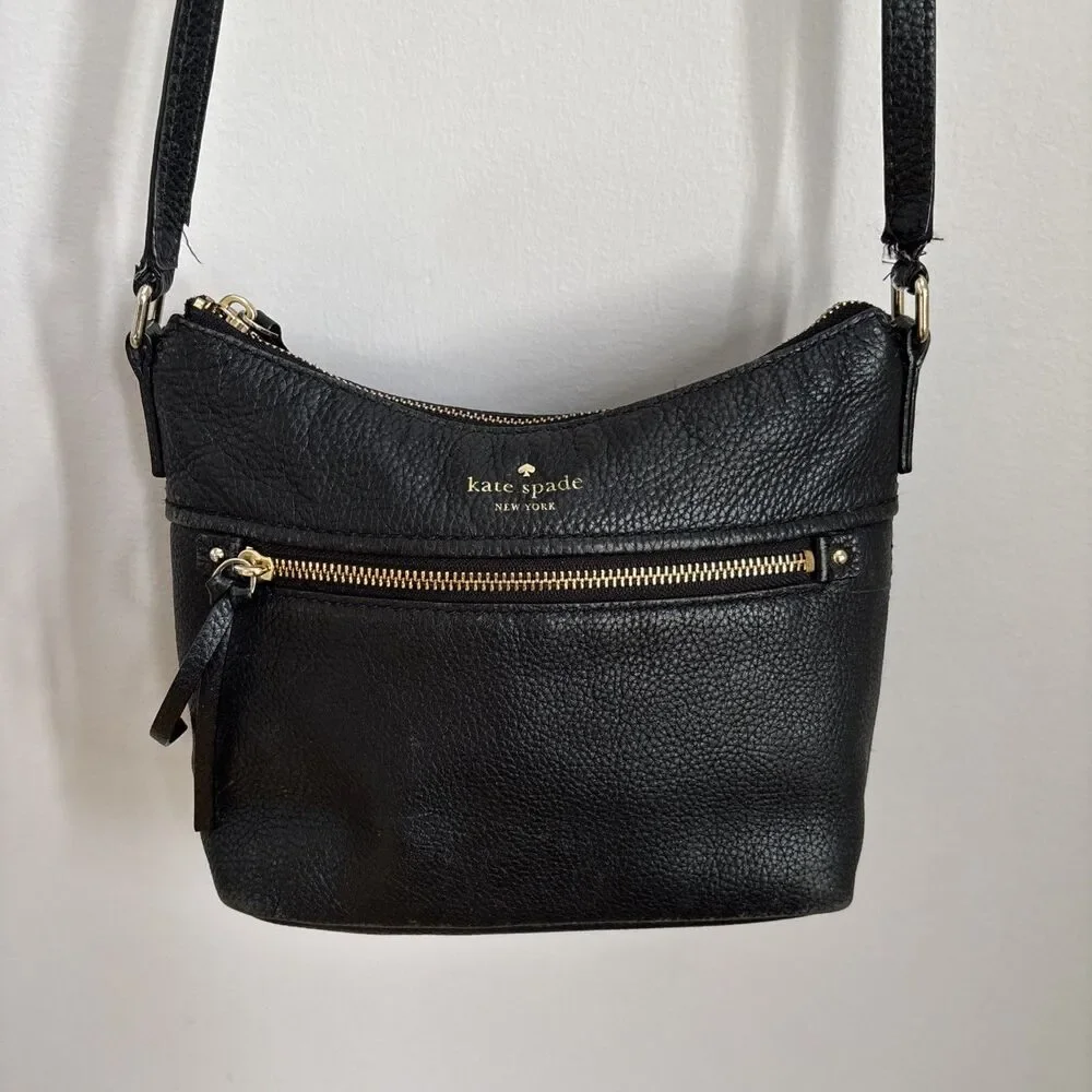 Kate Spade New York Cobble Hill Tenley PWRU2587 Small Crossbody Swingpack.